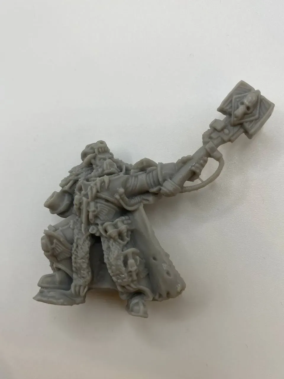 Epic Forge Prêtre Space Wolf figurine résine