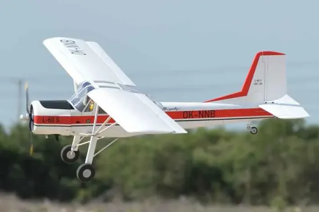 Black Horse BH193 L-60S Brigadyr 2668mm avion RC ARF 30-35cc