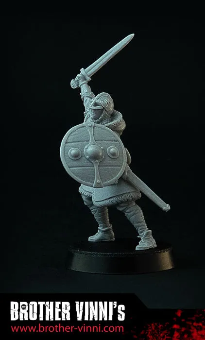 Brother Vinni shield maiden chief figurine 28mm casquée