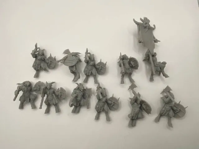 Epic Forge Hommes-bêtes figurines guerriers haches