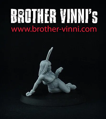Brother Vinni Resting Bunny Girl figurine 28 mm allongée