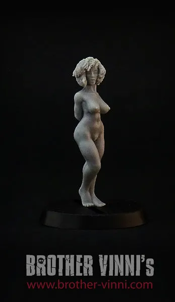 BROTHER VINNI Standing Naked Woman 28 mm figurine résine 1 pièce