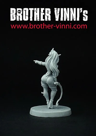Brother Vinni Female Dark Elf Warlock figurine résine 28mm magie