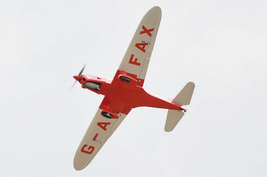 Black Horse BH158 B.A. Eagle avion RC 1790mm 15cc