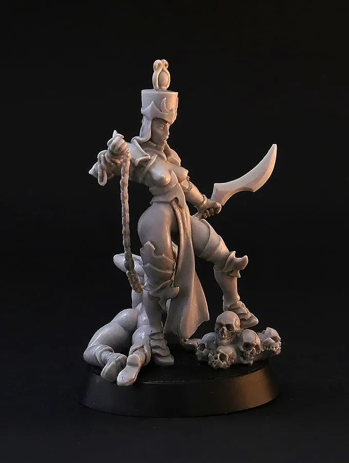 BROTHER VINNI Dungeon Queen figurine résine 28 mm non peinte