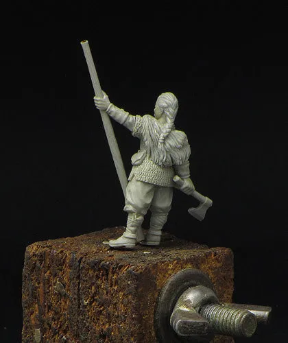 Brother Vinni Viking Banner Bearer figurine résine 28mm femme