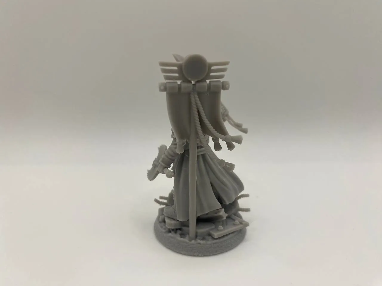 Epic Forge Ursula Creed figurine étendard