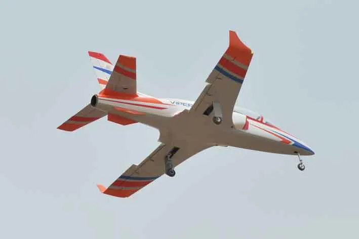 Black Horse Model BH195 Viper Jet avion RC composite 2230 mm
