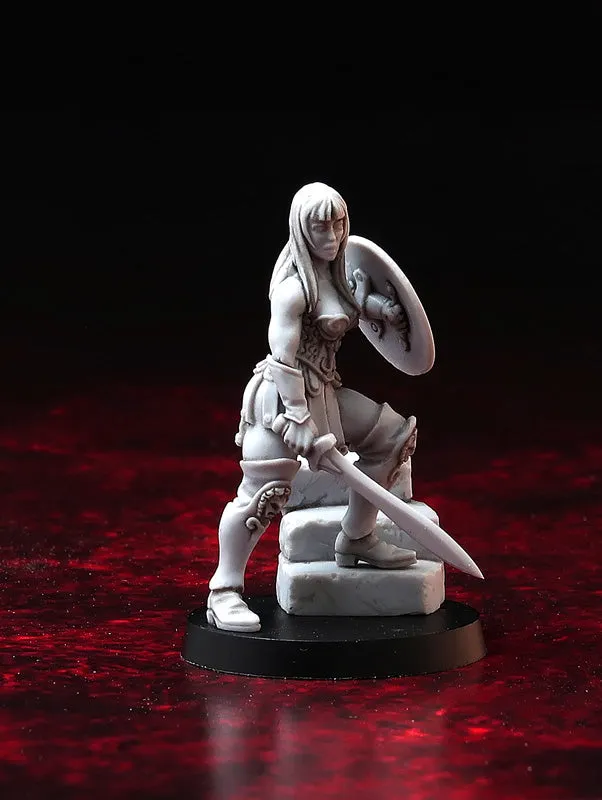 Brother Vinni Queen of Battles figurine résine 28mm guerrière