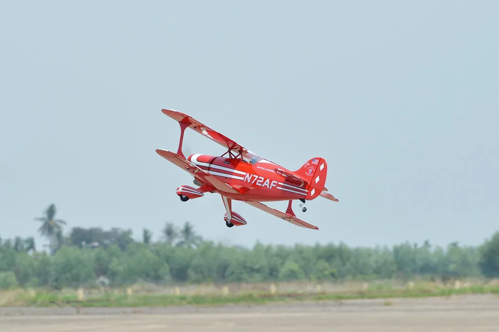 Black Horse Model BH85 Pitts avion RC 1500mm 20cc