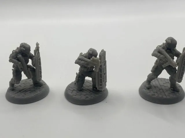 Epic Forge Soldats Sci-Fi avec Boucliers Tactiques figurine