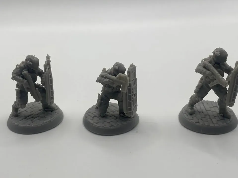 Epic Forge Soldats Sci-Fi avec Boucliers Tactiques figurine