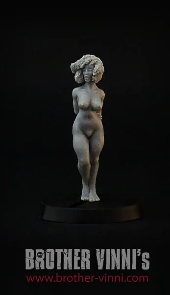 BROTHER VINNI Standing Naked Woman 28 mm figurine résine 1 pièce