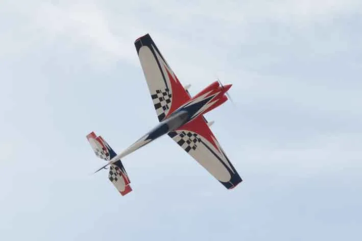 Black Horse Model BH198 Edge 540 V3 avion RC 60CC 2160mm