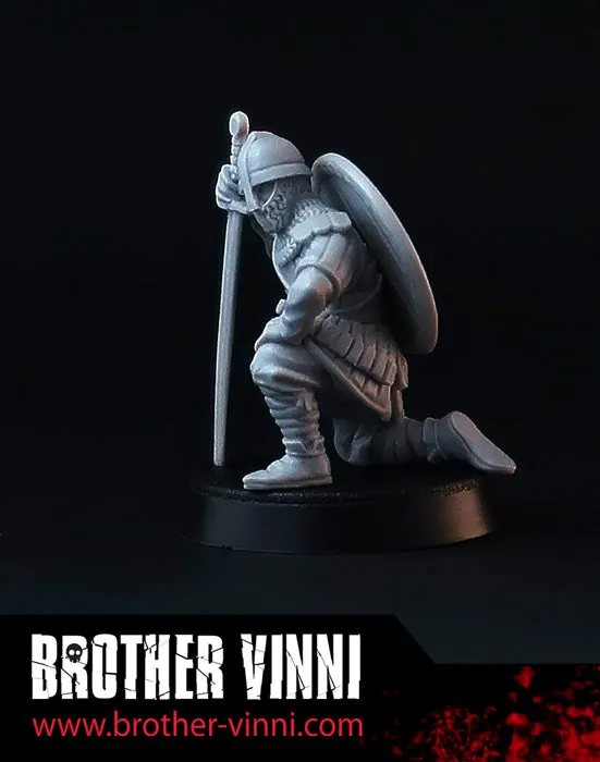 Brother Vinni chevalier au repos figurine résine 28mm SAGA