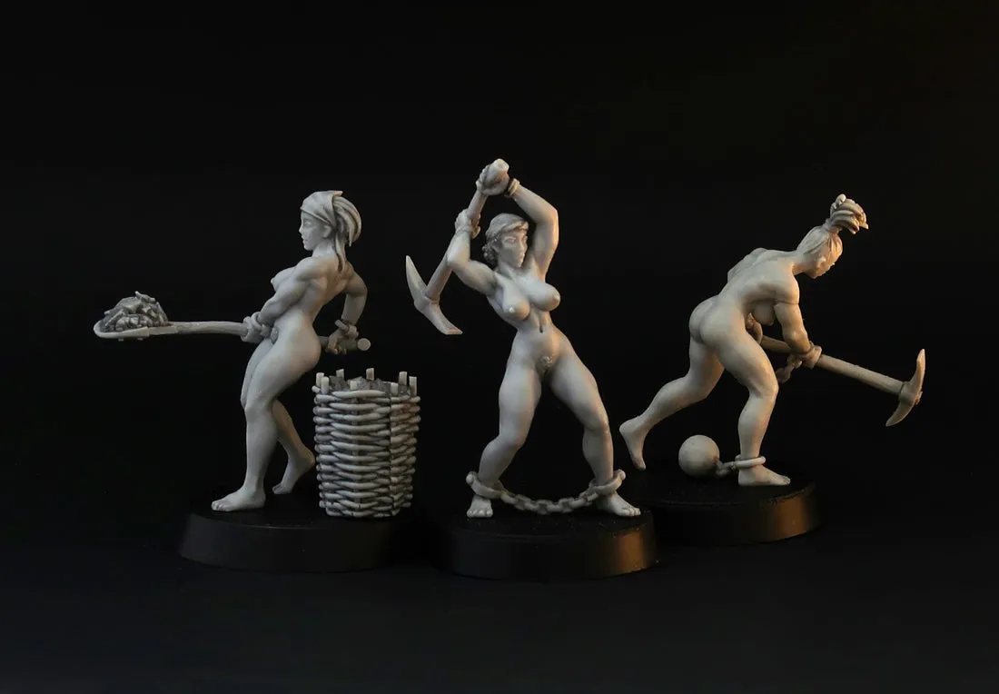 Brother Vinni Working Nude Slave Girls figurines 28 mm résine, lot de 3