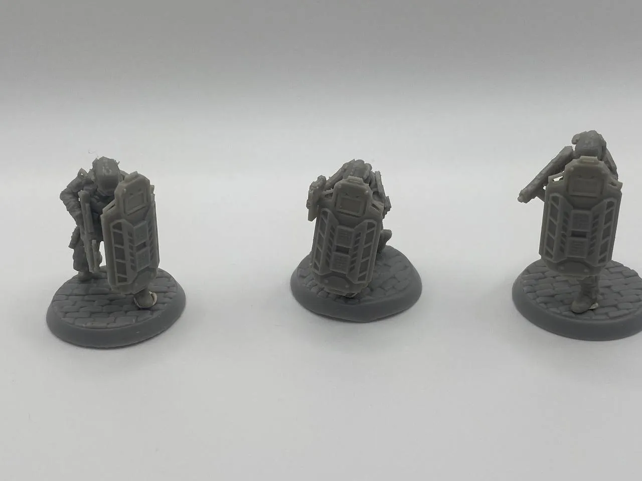 Epic Forge Soldats Sci-Fi avec Boucliers Tactiques figurine