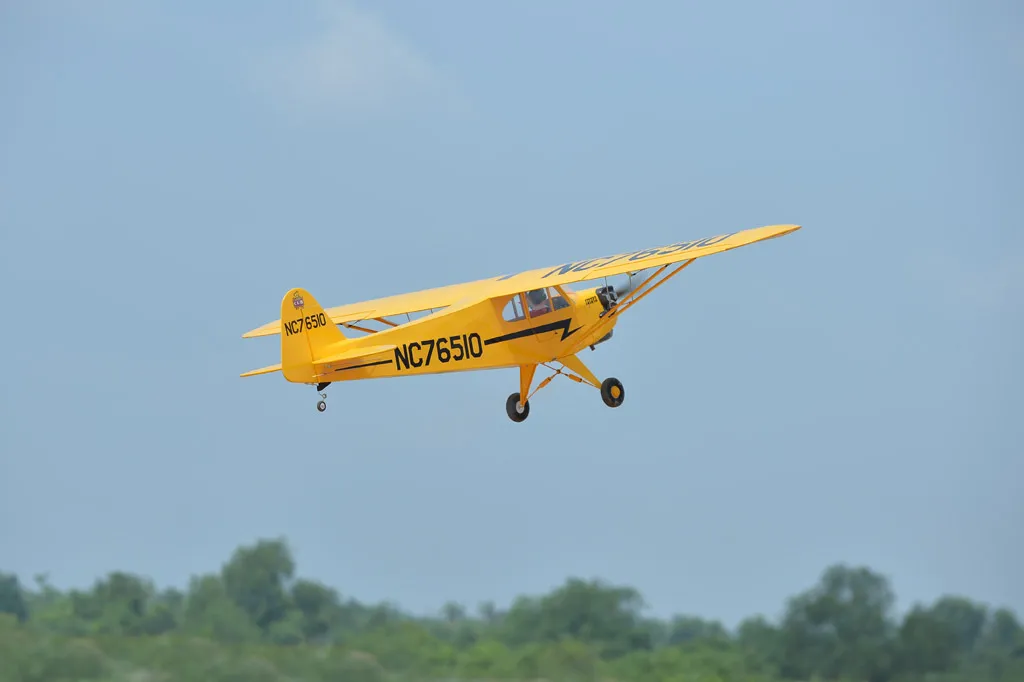 Black Horse BH58 Piper J-3 Cub avion RC 2380mm thermique électrique