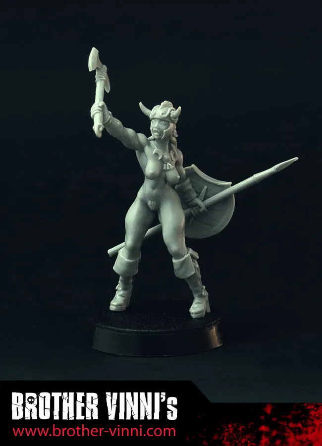 Brother Vinni Female Barbarian miniature résine 28mm amazone