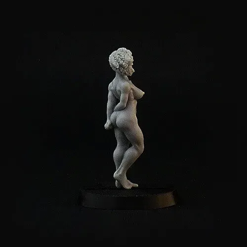 BROTHER VINNI Standing Naked Woman 28 mm figurine résine 1 pièce