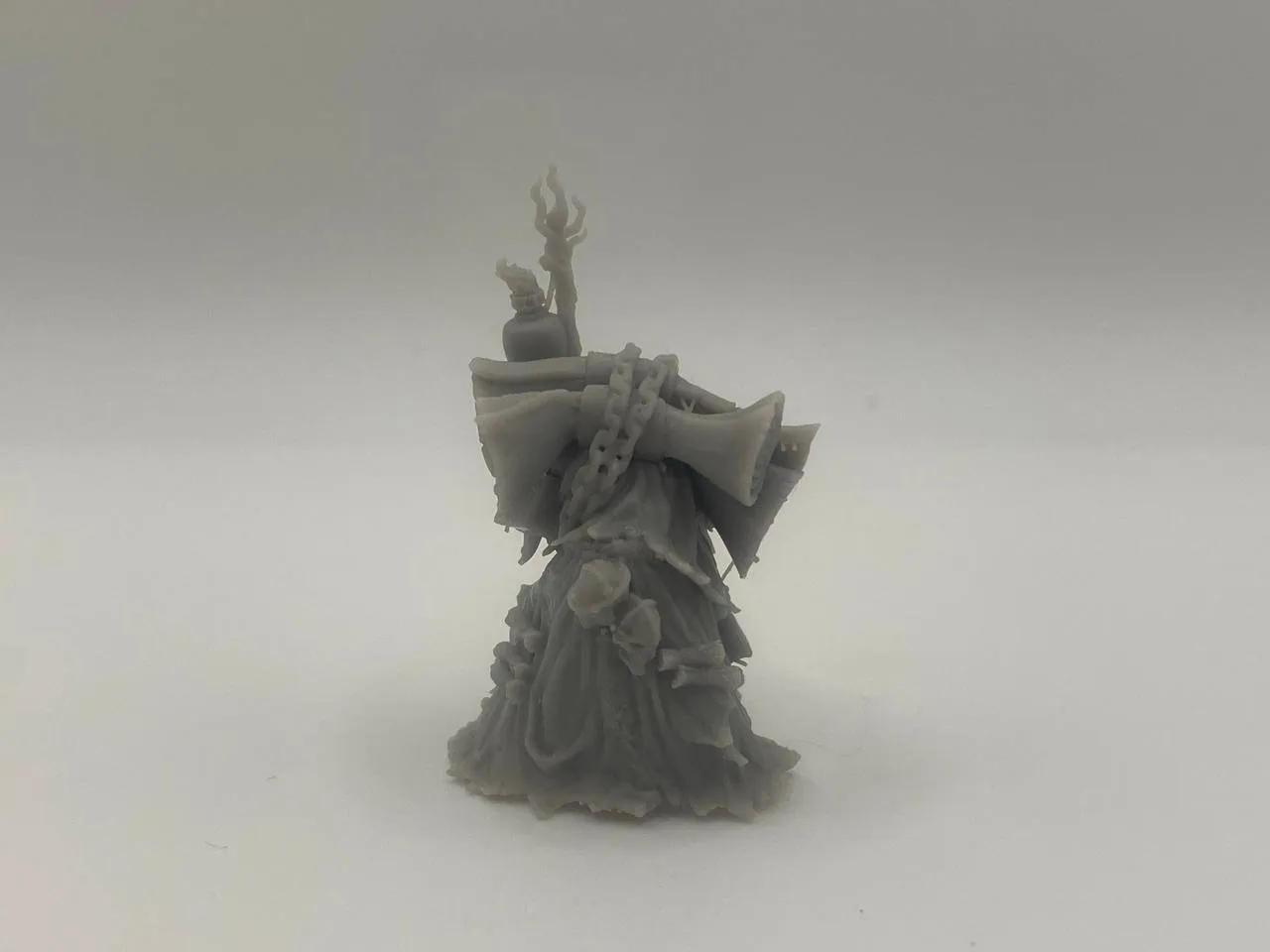 Epic Forge Vagabond du Crépuscule figurine lanterne