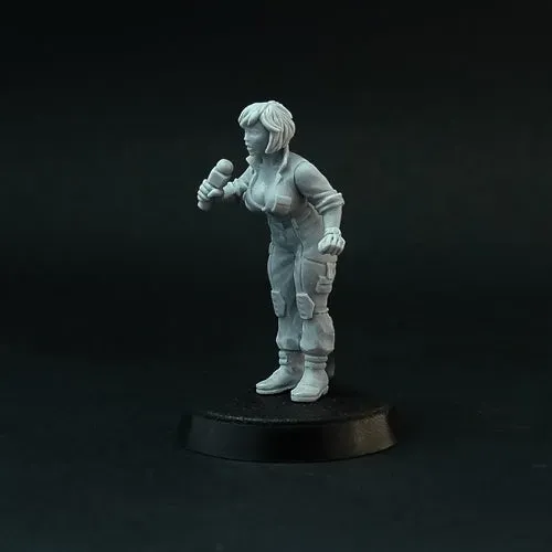 Brother Vinni Female Reporter figurine 28mm résine moderne