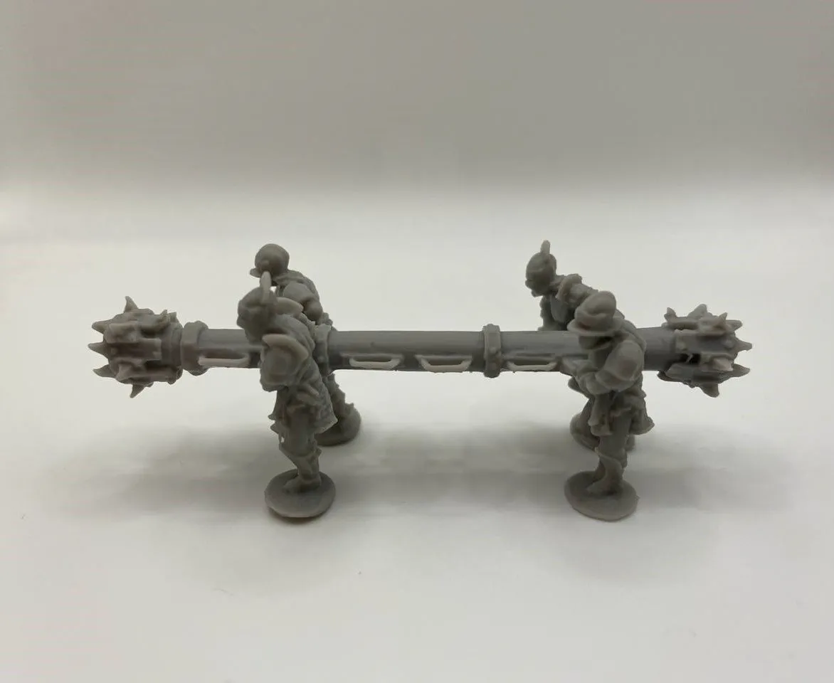 Epic Forge Uruk-Haï Bélier figurine résine siège