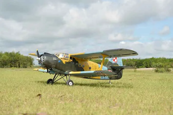 Black Horse BH186 Antonov An-2 avion RC ARF 2425 mm essence